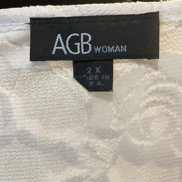 *AGB Woman White & Black Lacey Short Sleeved Top - Picture 5 of 5